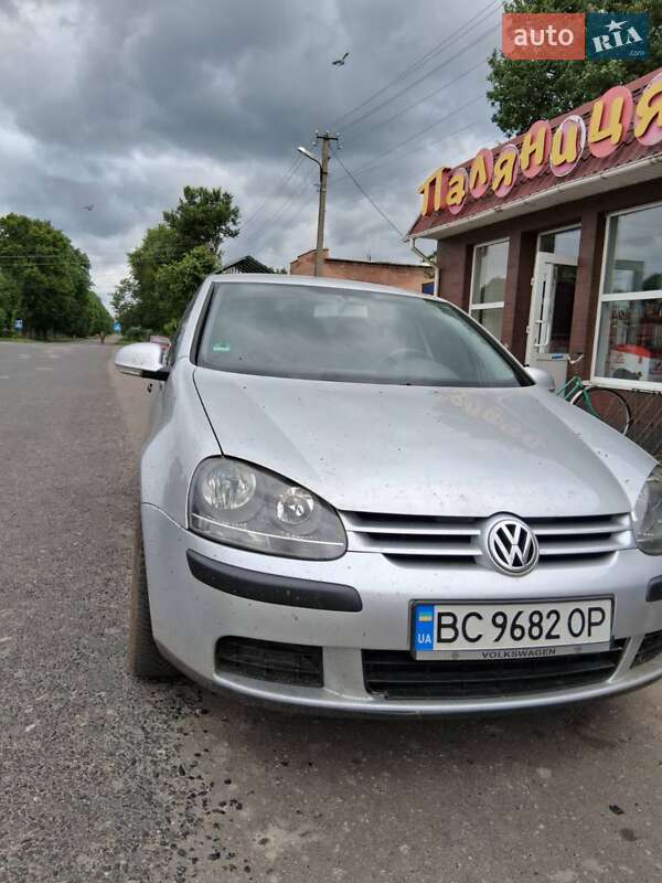 Volkswagen Golf 2004