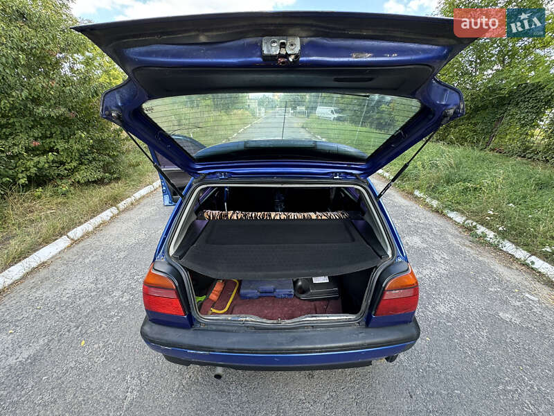 Хэтчбек Volkswagen Golf 1993 в Львове