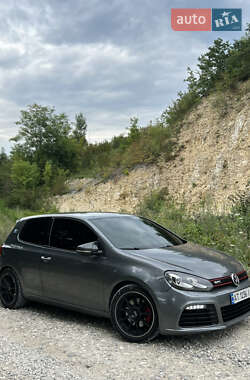 Хэтчбек Volkswagen Golf 2010 в Ивано-Франковске