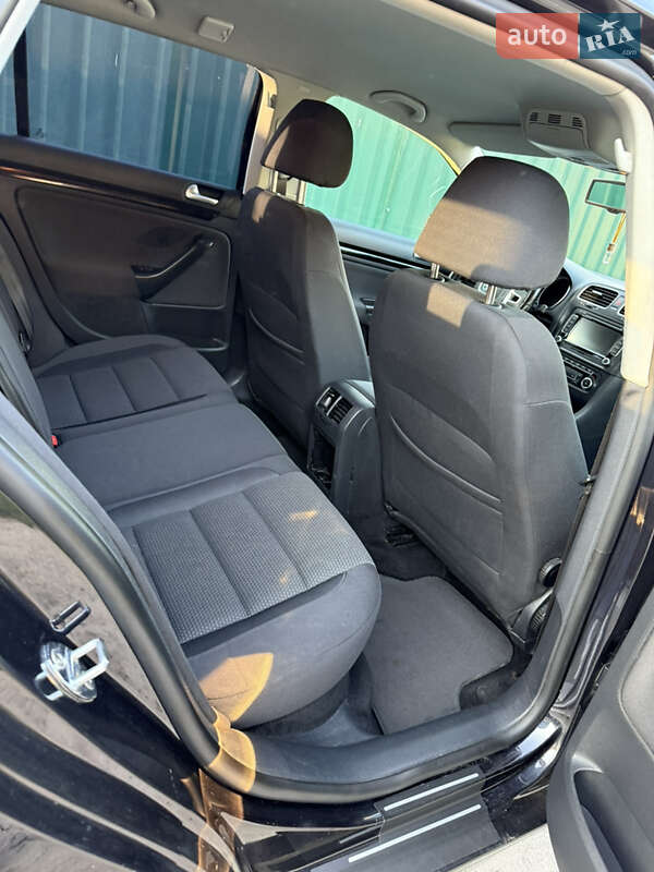 Універсал Volkswagen Golf 2010 в Полтаві