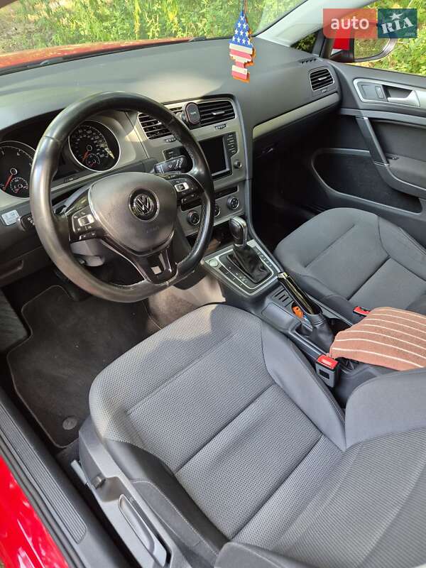 Универсал Volkswagen Golf 2015 в Киеве