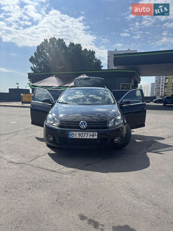 Універсал Volkswagen Golf 2010 в Полтаві