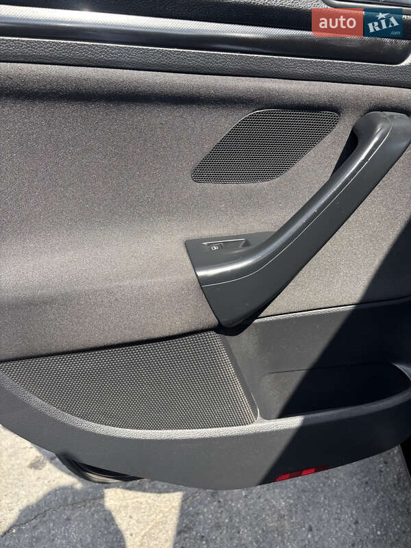 Універсал Volkswagen Golf 2010 в Полтаві