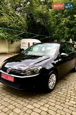 Хэтчбек Volkswagen Golf 2010 в Ивано-Франковске