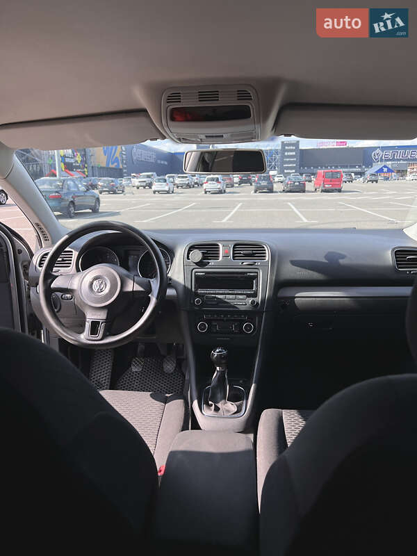 Универсал Volkswagen Golf 2011 в Киеве