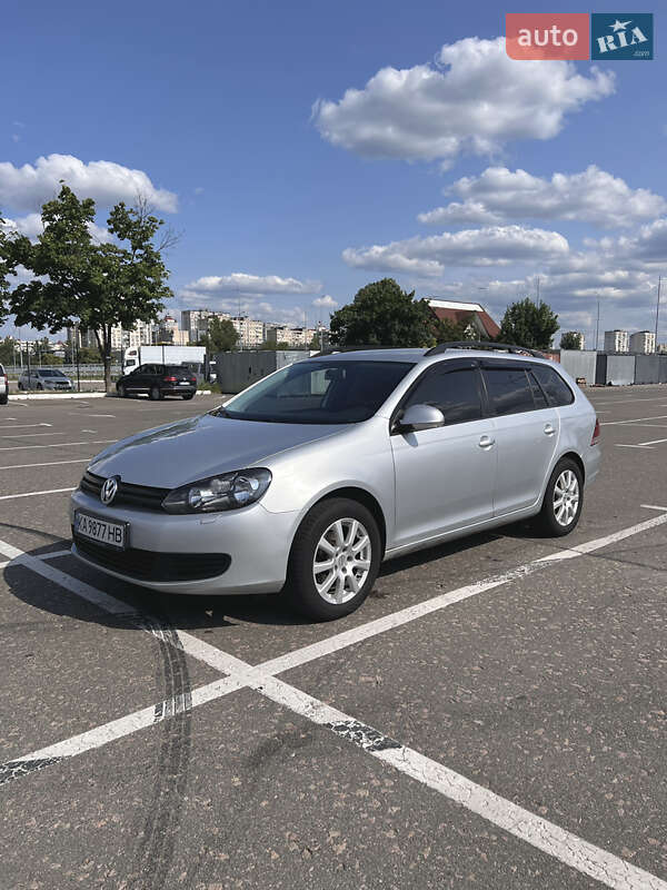 Универсал Volkswagen Golf 2011 в Киеве
