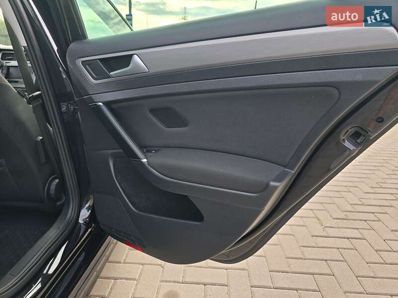 Универсал Volkswagen Golf 2015 в Белой Церкви