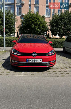 Хетчбек Volkswagen Golf 2017 в Києві