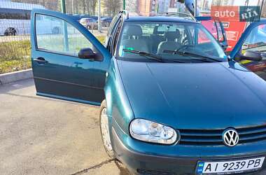 Универсал Volkswagen Golf 2002 в Киеве