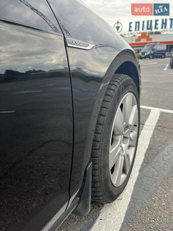 Универсал Volkswagen Golf 2016 в Ужгороде