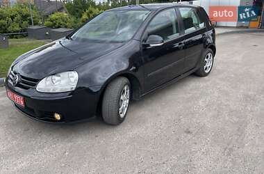 Хэтчбек Volkswagen Golf 2005 в Остроге