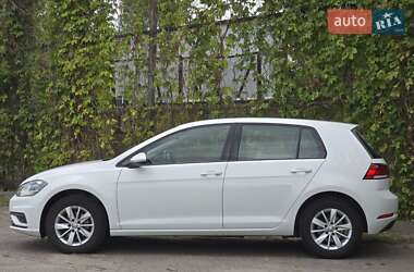 Хэтчбек Volkswagen Golf 2018 в Киеве