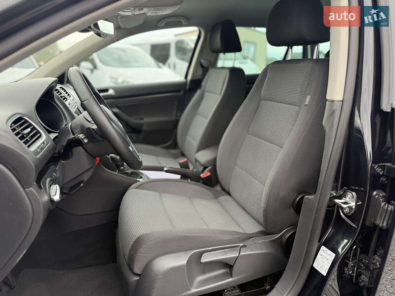 Универсал Volkswagen Golf 2012 в Ровно