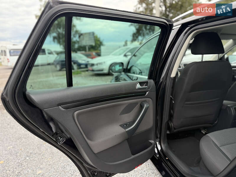 Универсал Volkswagen Golf 2012 в Ровно