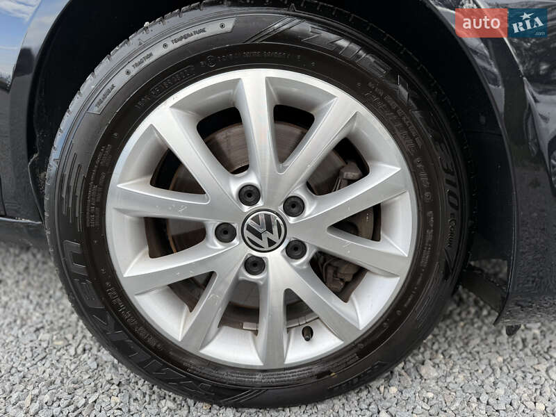 Универсал Volkswagen Golf 2012 в Ровно