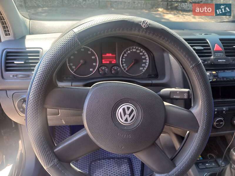 Хетчбек Volkswagen Golf 2004 в Кривому Розі