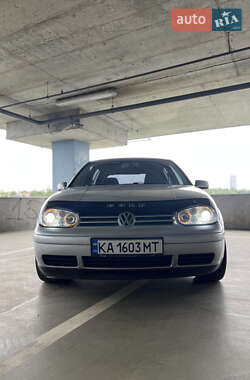 Хэтчбек Volkswagen Golf 2001 в Киеве