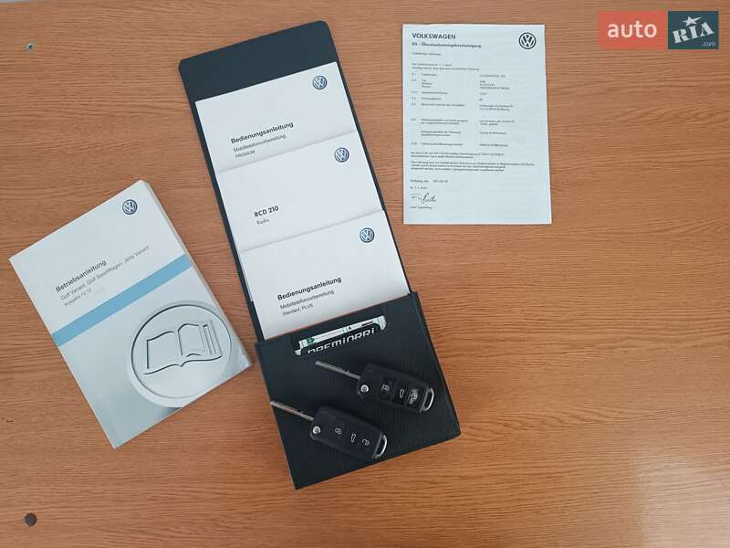 Універсал Volkswagen Golf 2011 в Золочеві