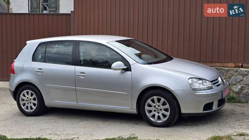 Хэтчбек Volkswagen Golf 2006 в Полтаве