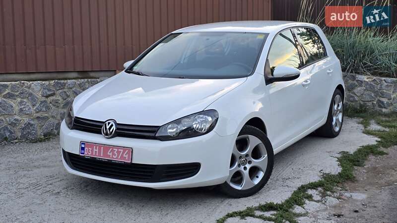 Хэтчбек Volkswagen Golf 2010 в Полтаве