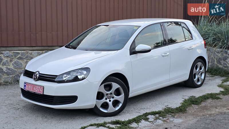 Хэтчбек Volkswagen Golf 2010 в Полтаве