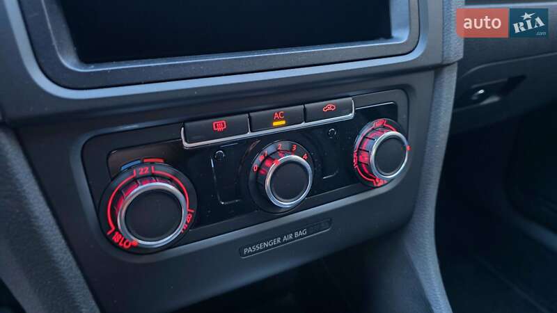 Хэтчбек Volkswagen Golf 2010 в Полтаве