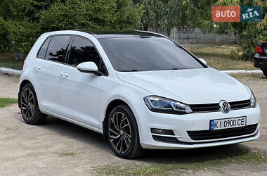 Хэтчбек Volkswagen Golf 2017 в Киеве