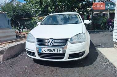 Універсал Volkswagen Golf 2009 в Жмеринці
