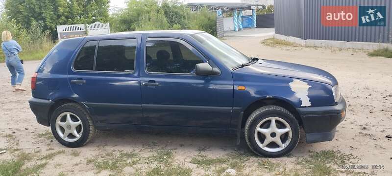 Хетчбек Volkswagen Golf 1994 в Чернігові
