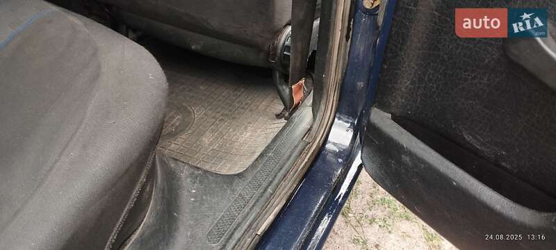 Хетчбек Volkswagen Golf 1994 в Чернігові