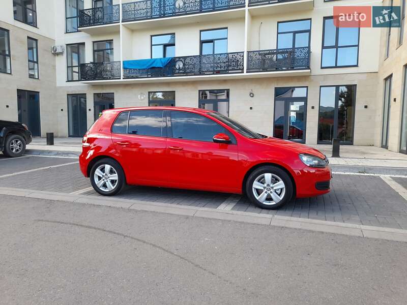 Хетчбек Volkswagen Golf 2011 в Сваляві
