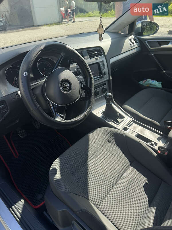 Універсал Volkswagen Golf 2014 в Глухові