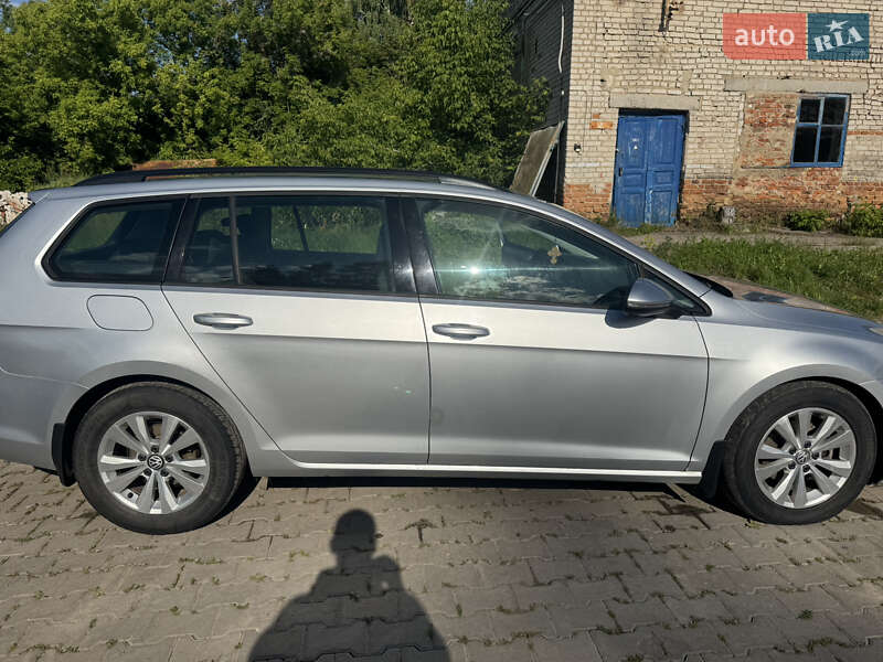 Універсал Volkswagen Golf 2014 в Глухові
