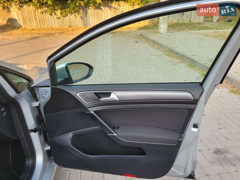 Універсал Volkswagen Golf 2018 в Черкасах