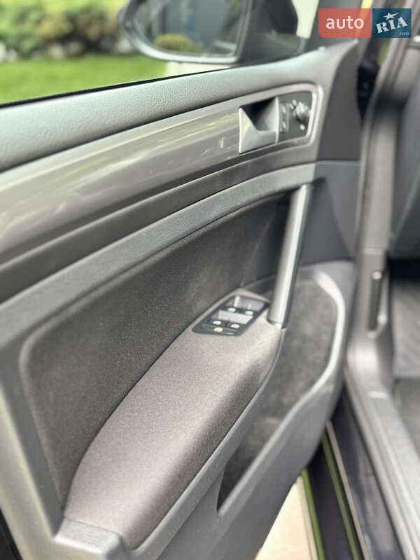 Универсал Volkswagen Golf 2016 в Буче