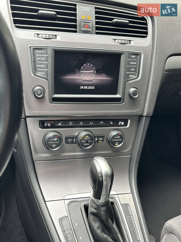 Универсал Volkswagen Golf 2016 в Буче