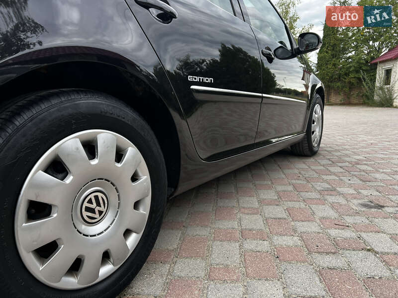 Хэтчбек Volkswagen Golf 2008 в Надворной