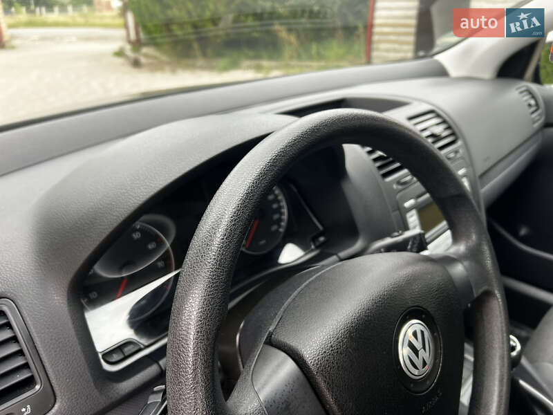 Хэтчбек Volkswagen Golf 2008 в Надворной