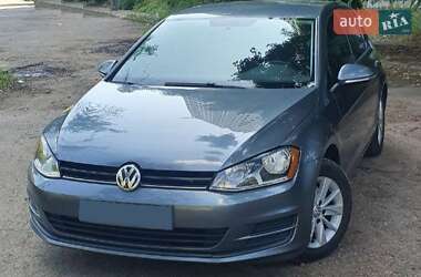 Хэтчбек Volkswagen Golf 2015 в Киеве