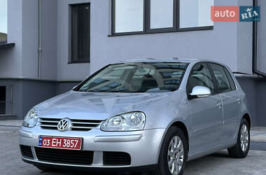 Хетчбек Volkswagen Golf 2005 в Києві