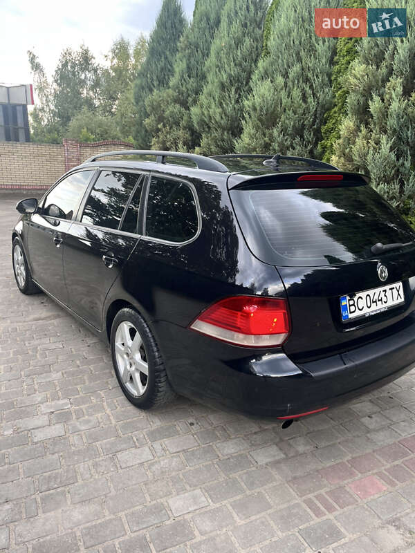 Універсал Volkswagen Golf 2010 в Самборі