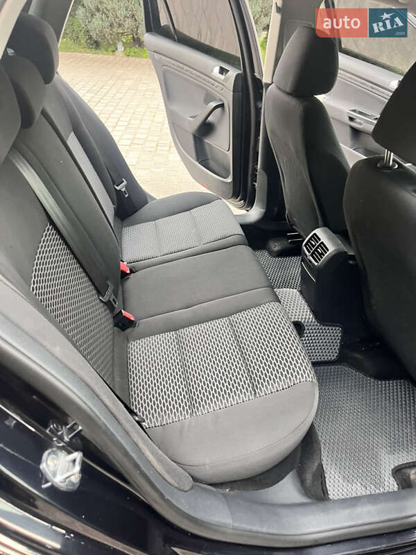 Універсал Volkswagen Golf 2010 в Самборі