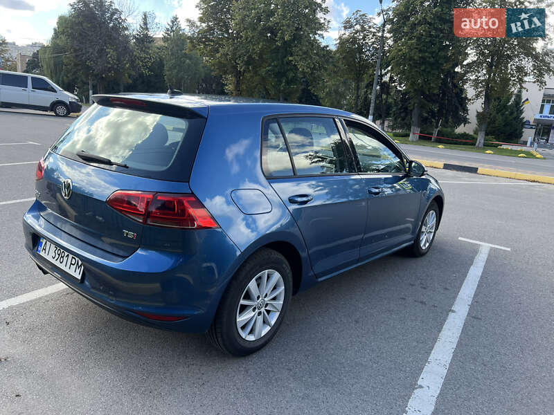 Хетчбек Volkswagen Golf 2017 в Києві