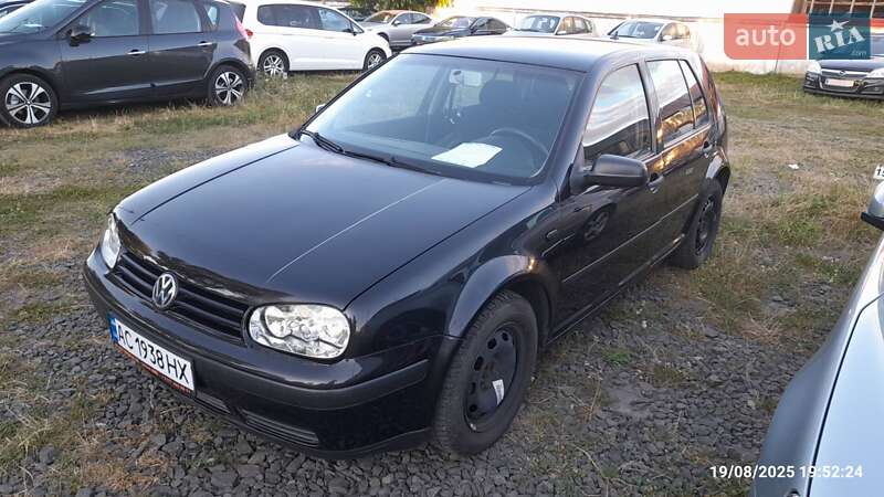 Хэтчбек Volkswagen Golf 2003 в Луцке