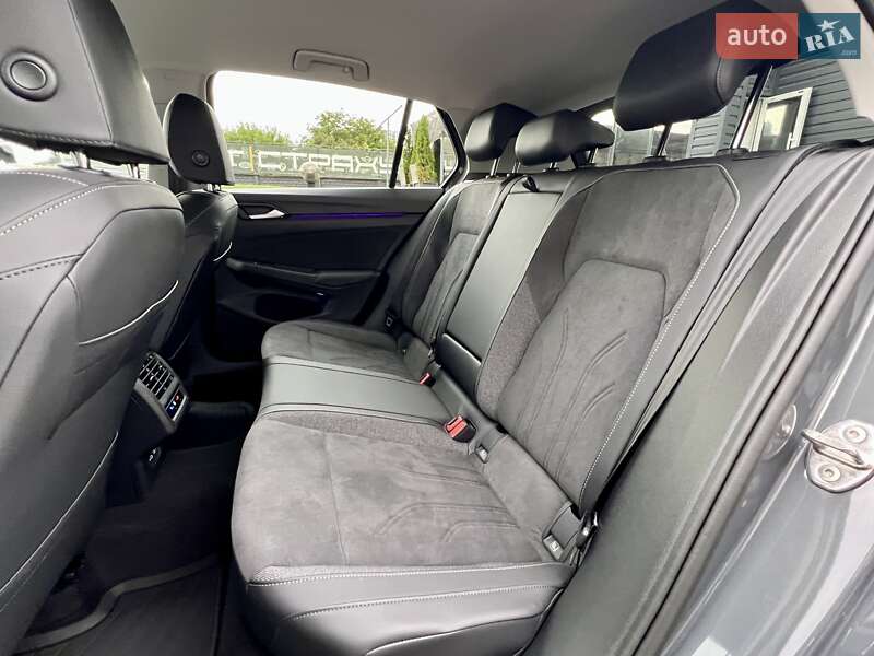 Хетчбек Volkswagen Golf 2024 в Києві
