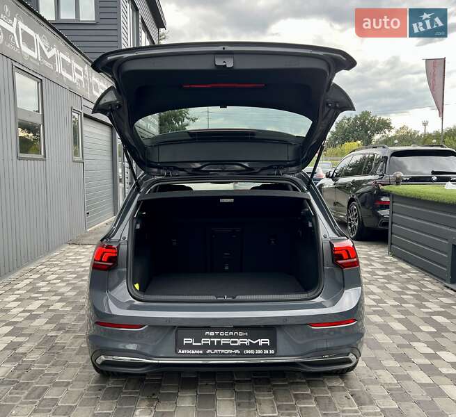 Хетчбек Volkswagen Golf 2024 в Києві