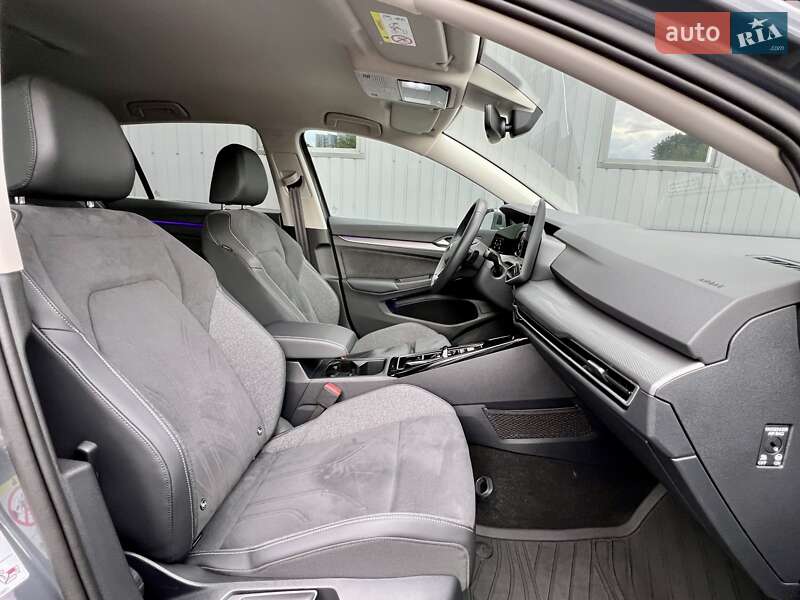 Хетчбек Volkswagen Golf 2024 в Києві