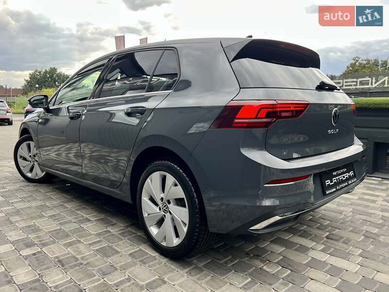 Хетчбек Volkswagen Golf 2024 в Києві