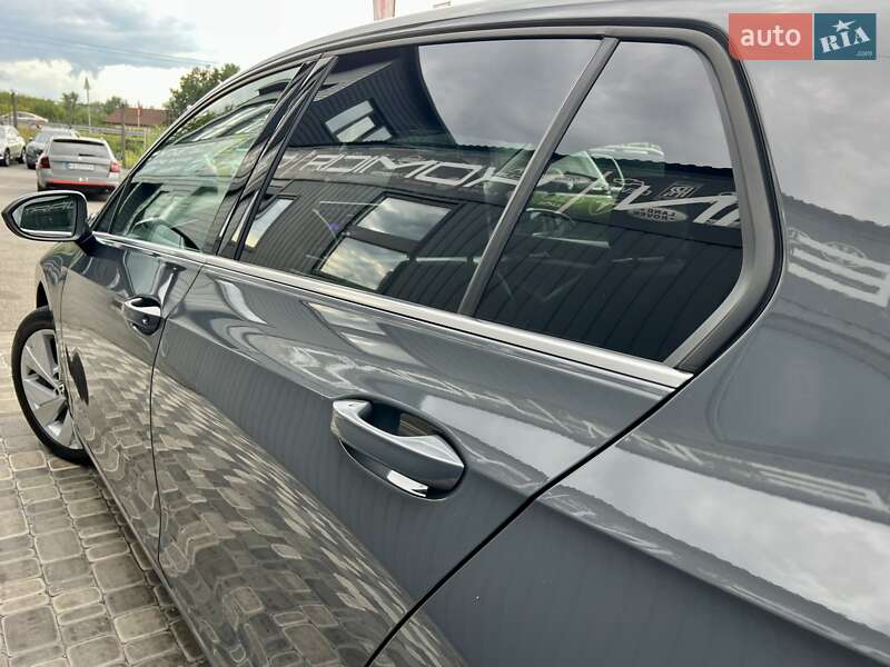 Хетчбек Volkswagen Golf 2024 в Києві