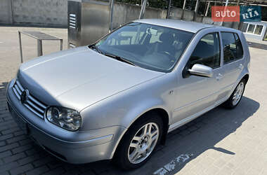 Хетчбек Volkswagen Golf 2002 в Стрию